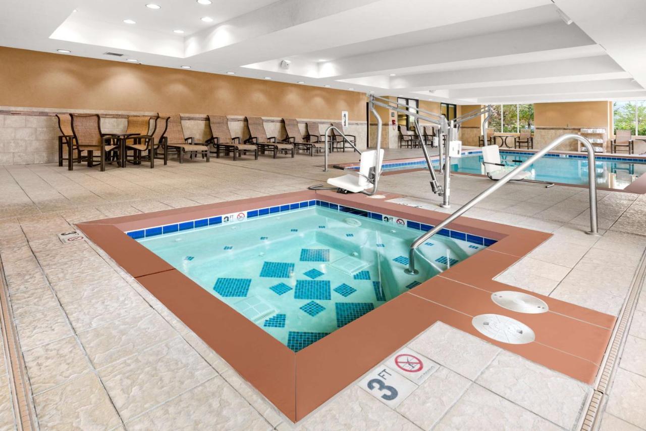 Hampton Inn & Suites Fairbanks Buitenkant foto