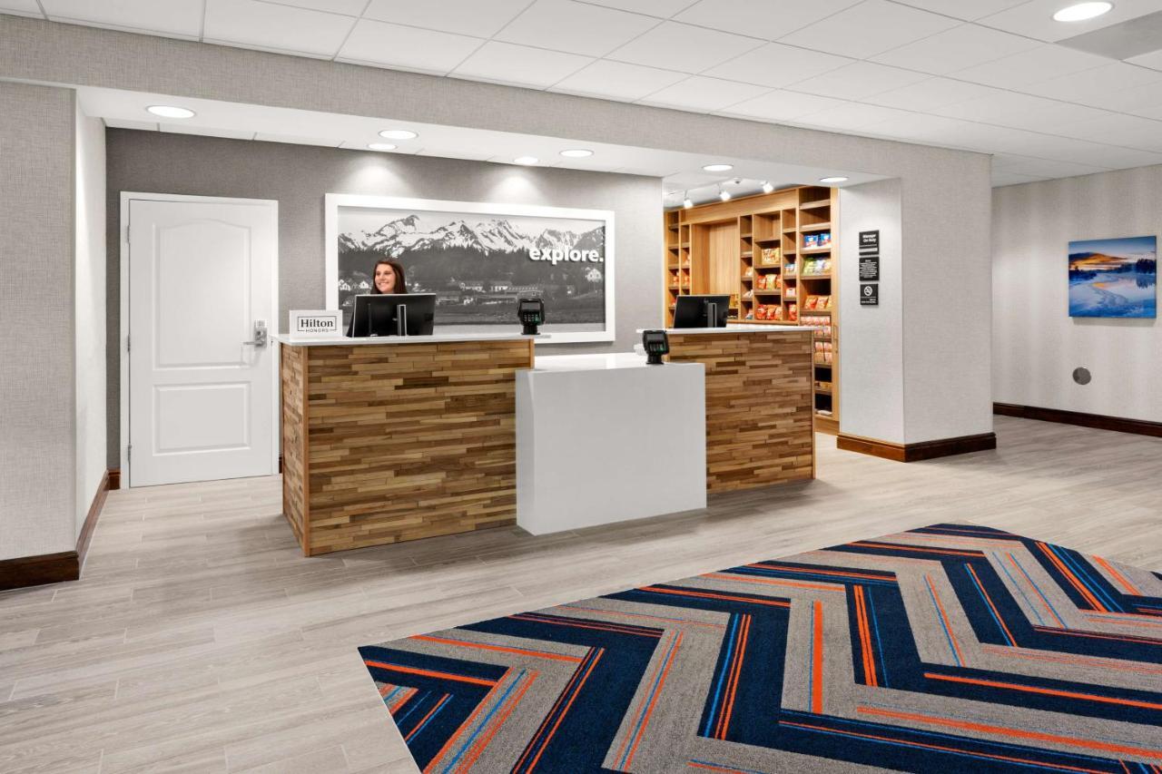 Hampton Inn & Suites Fairbanks Buitenkant foto