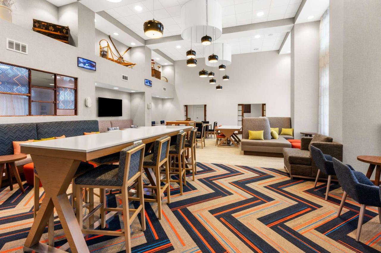 Hampton Inn & Suites Fairbanks Buitenkant foto