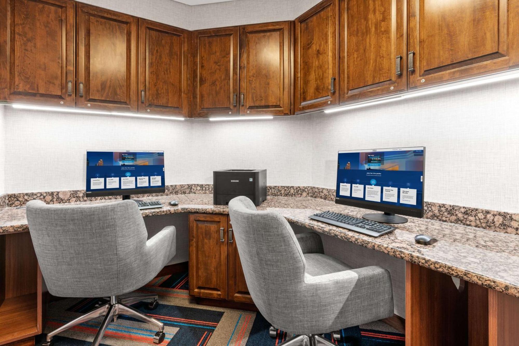 Hampton Inn & Suites Fairbanks Buitenkant foto