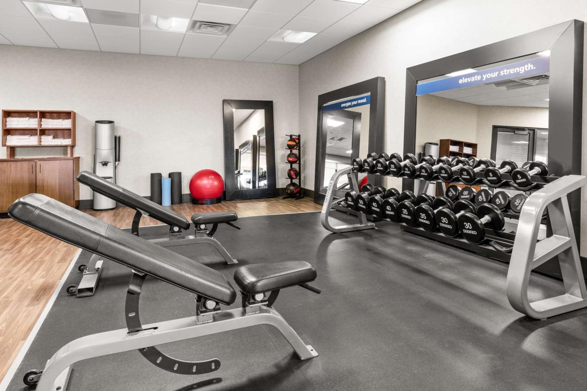 Hampton Inn & Suites Fairbanks Buitenkant foto